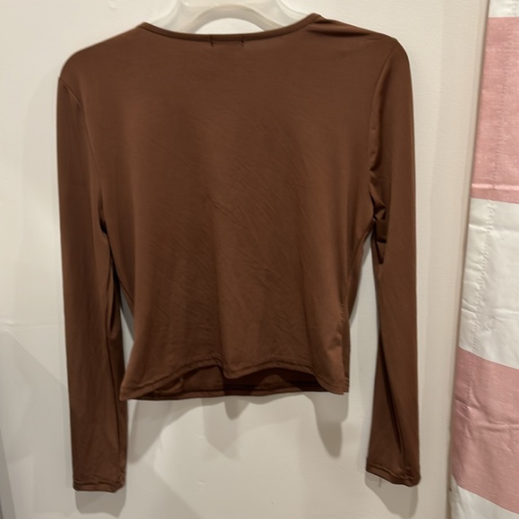 Polyester top - Picture 2 of 2